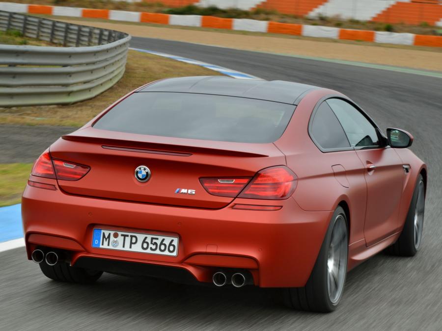  BMW M6 Coupe Competition Package 2013 года  (фото 10 из 16)